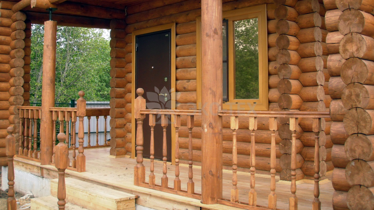 Веранда для дома из оцилиндрованного бревна