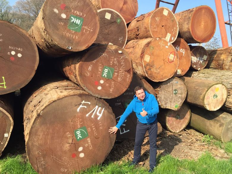 Компания Эко-Тех представляет: Строительство деревянных домов из бревен большого диаметра