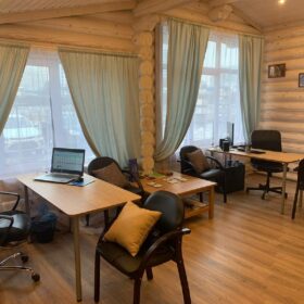 Выставка деревянных домов Эко-Тех — МКАД 65 км. фото ТЦ «Синдика»