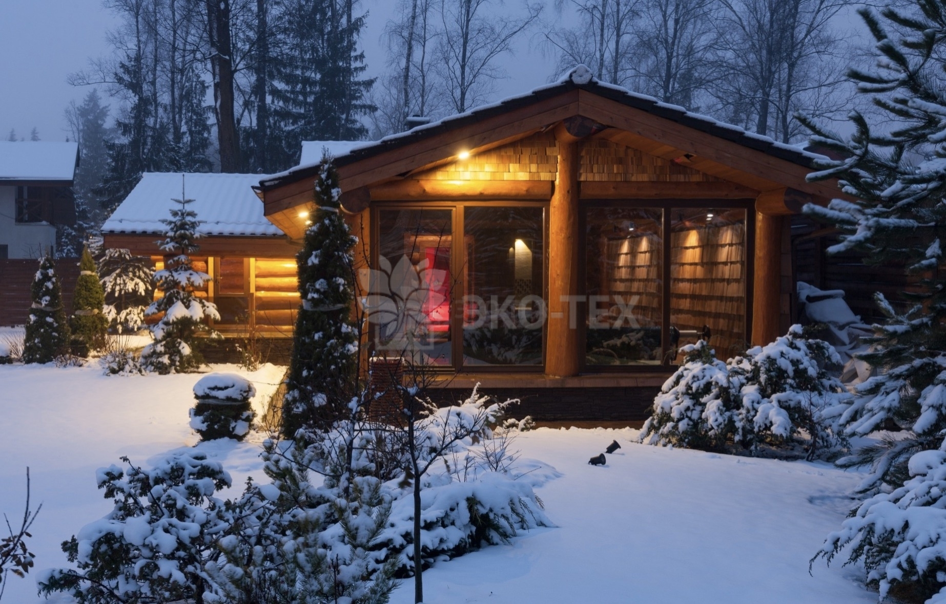 Фото баня с бассейном из рубленных бревен большого диаметра по проекту "Антоновка"