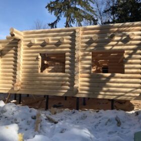 Фото дома и бани из оцилиндрованного бревна