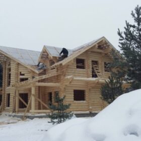 Фото дома и бани из оцилиндрованного бревна