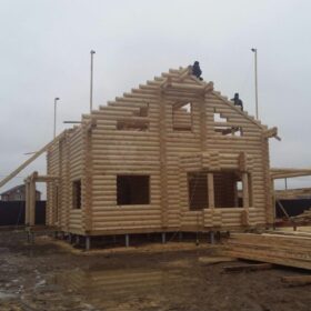 Фото дома и бани из оцилиндрованного бревна