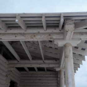 Фото дома и бани из оцилиндрованного бревна