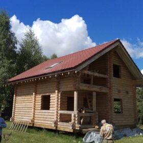 Фото дома и бани из оцилиндрованного бревна