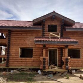 Фото дома и бани из оцилиндрованного бревна