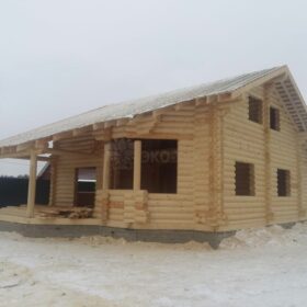 Фото дома и бани из оцилиндрованного бревна