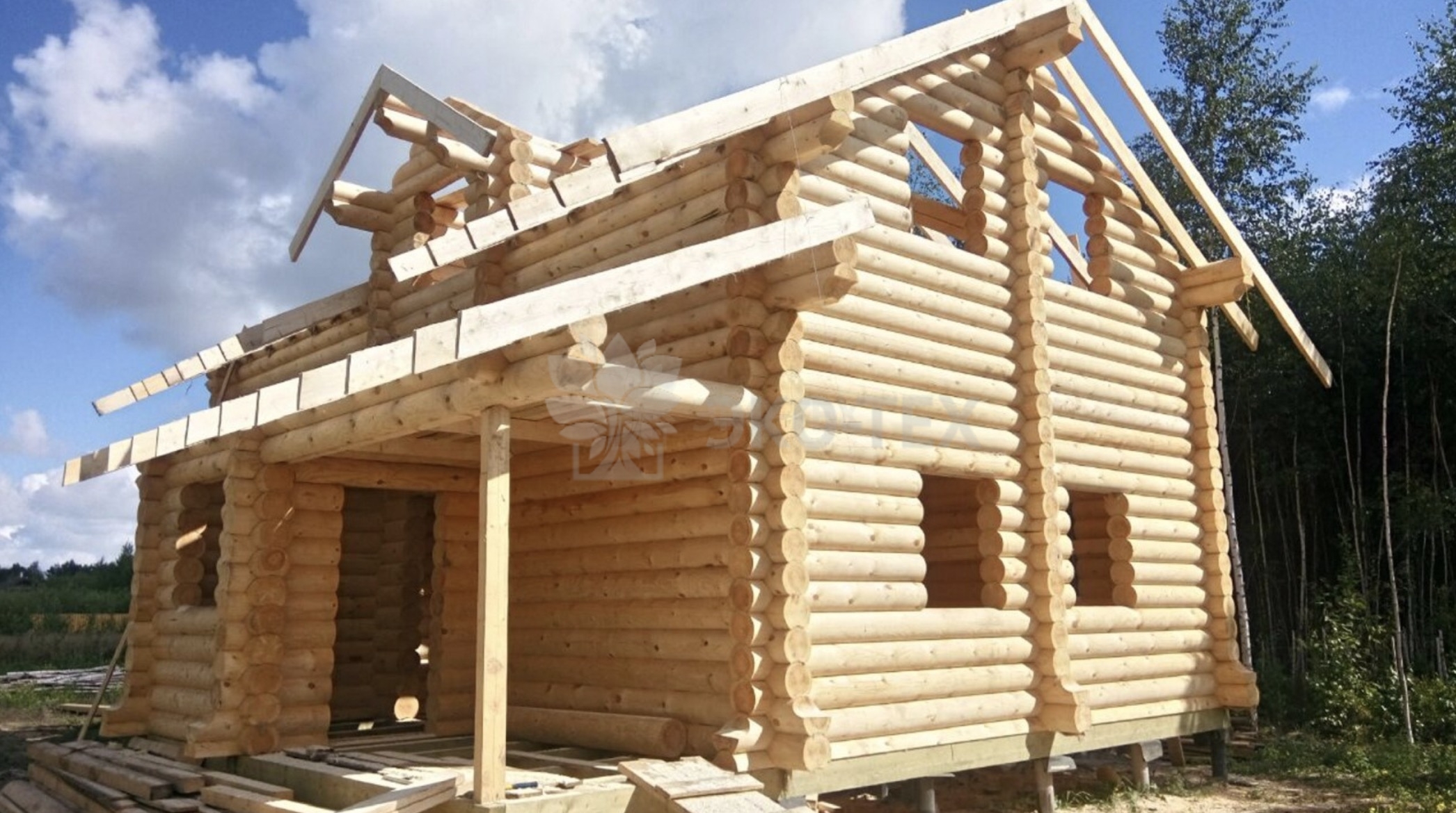 Фото дома и бани из оцилиндрованного бревна