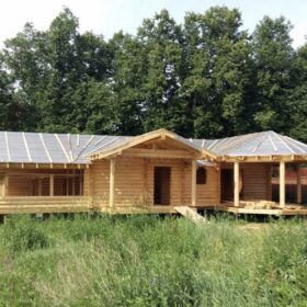 Фото дома и бани из оцилиндрованного бревна