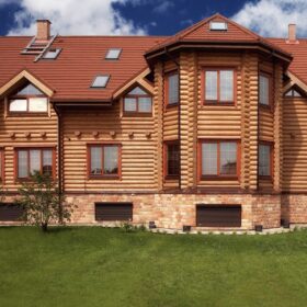 Фото дома и бани из оцилиндрованного бревна