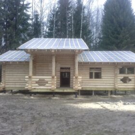 Фото дома и бани из оцилиндрованного бревна