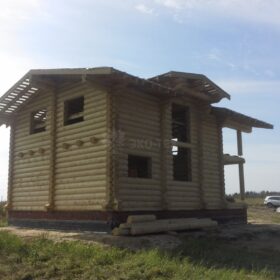 Фото дома и бани из оцилиндрованного бревна