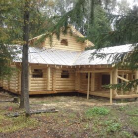 Фото дома и бани из оцилиндрованного бревна