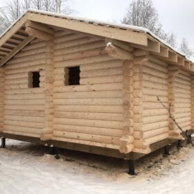 Фото дома и бани из оцилиндрованного бревна