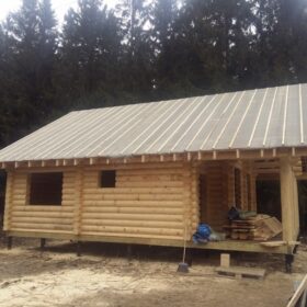 Фото дома и бани из оцилиндрованного бревна