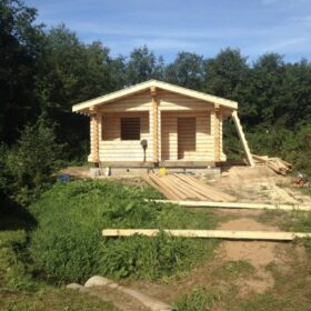 Фото дома и бани из оцилиндрованного бревна