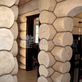 Фото строительство деревянных домов из бревен большого диаметра