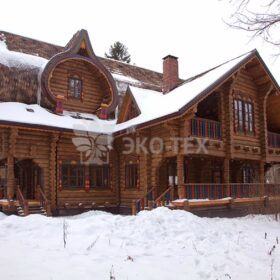 Фото строительство деревянных домов из бревен большого диаметра