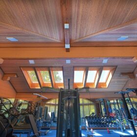 Фото дом с бассейном и спортзалом из клееного бруса