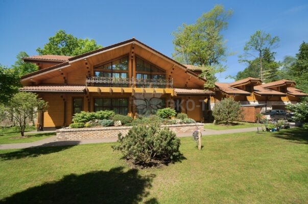 Фото дом с бассейном и спортзалом из клееного бруса