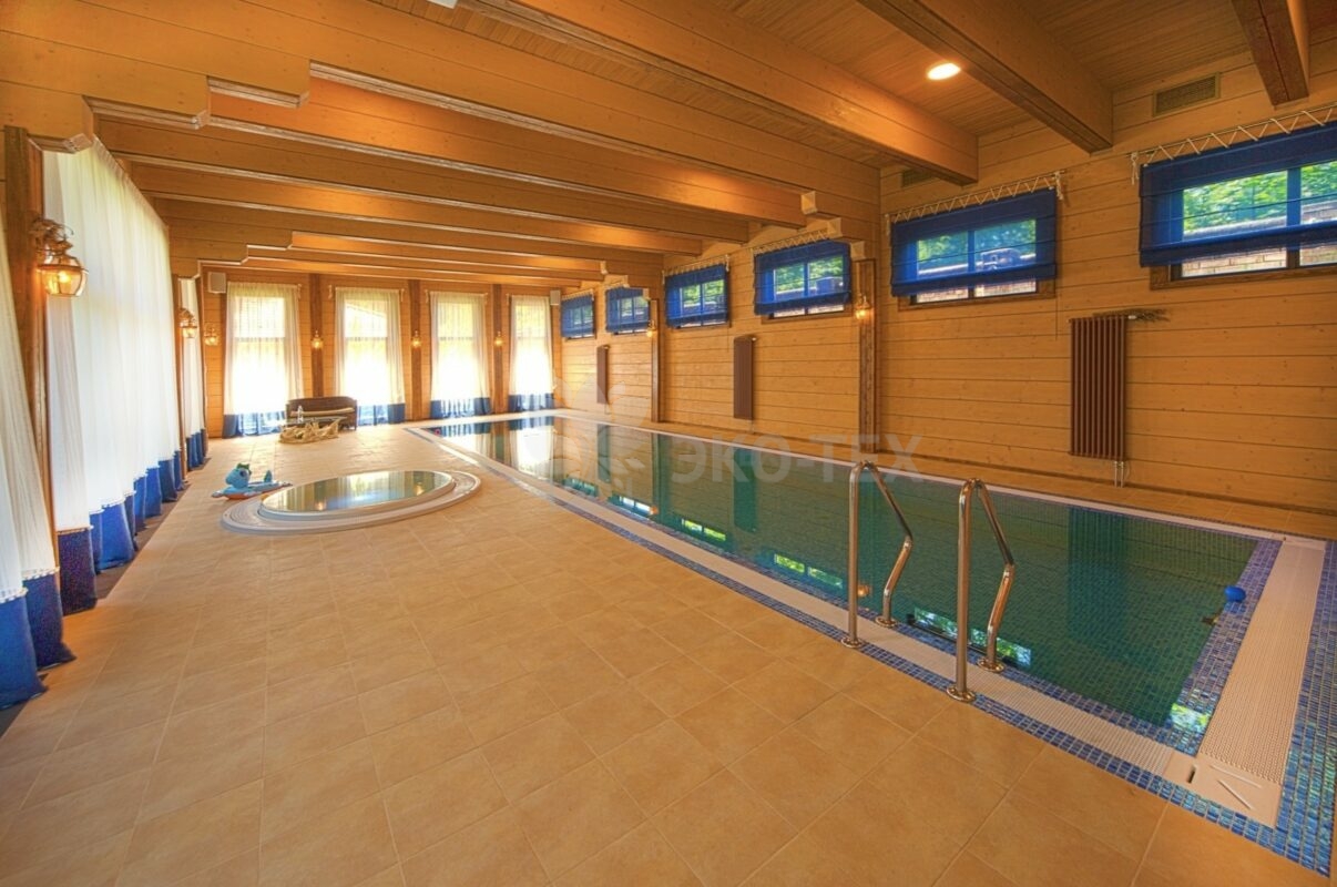 Фото дом с бассейном и спортзалом из клееного бруса