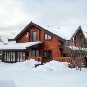 Фото дома из клееного бруса