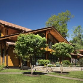 Фото дома из клееного бруса