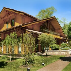 Фото дома из клееного бруса