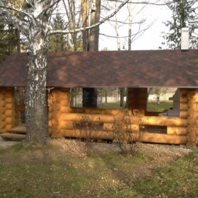 Фото домов из бревна ручной рубки