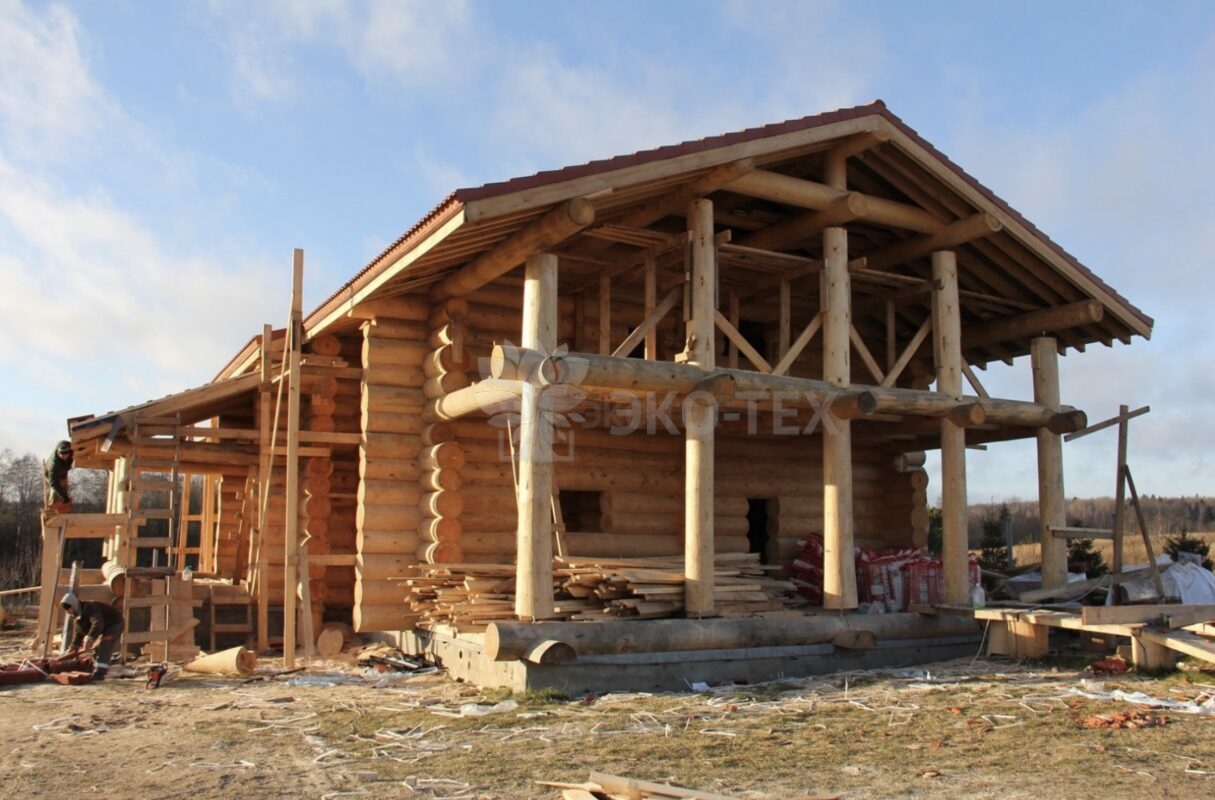 Фото домов из бревна ручной рубки