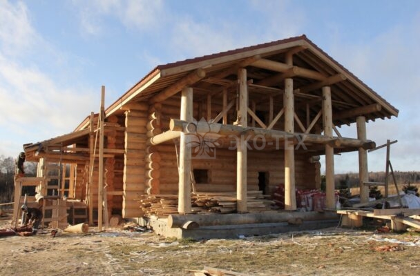 Фото домов из бревна ручной рубки