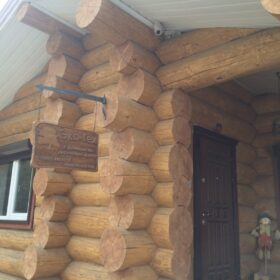 Фото домов из бревна ручной рубки