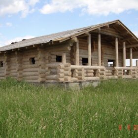 Фото домов из бревна ручной рубки