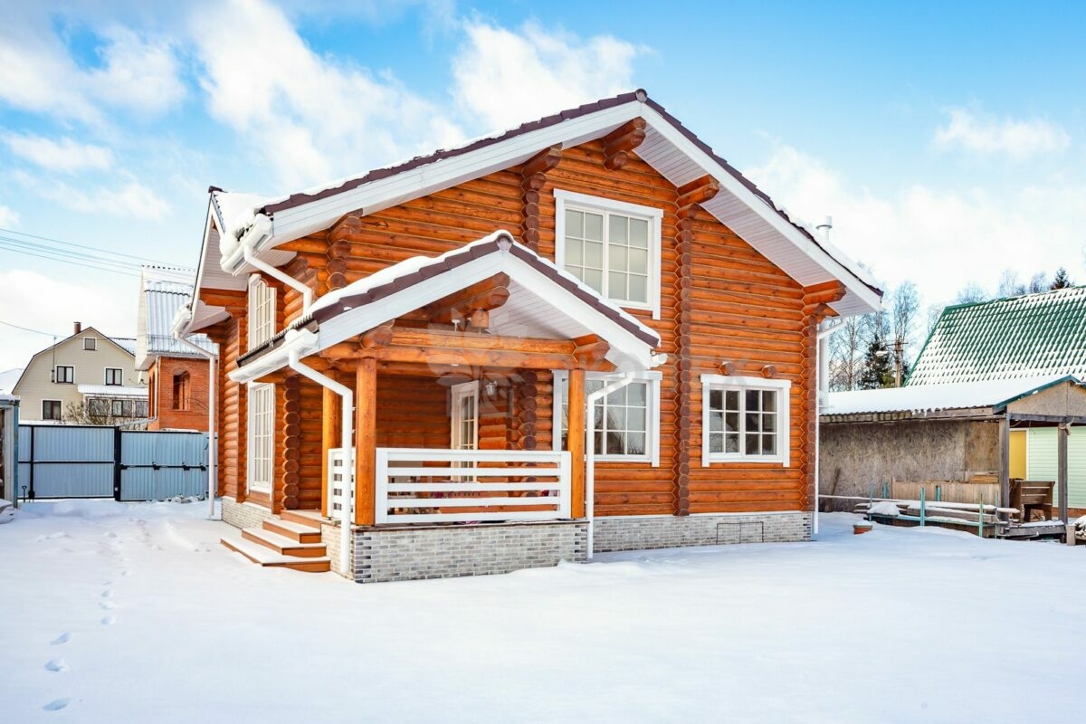 Эко-тех Фото построенный дом из оцилиндрованного бревна по проекту Калифорния