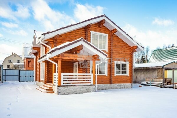 Эко-тех Фото построенный дом из оцилиндрованного бревна по проекту Калифорния