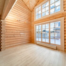 Эко-тех Фото построенный дом из оцилиндрованного бревна по проекту Калифорния