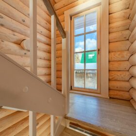 Эко-тех Фото построенный дом из оцилиндрованного бревна по проекту Калифорния