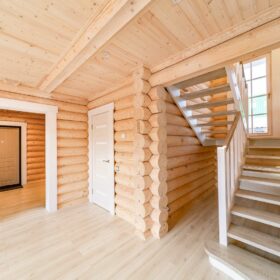 Эко-тех Фото построенный дом из оцилиндрованного бревна по проекту Калифорния