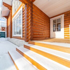 Эко-тех Фото построенный дом из оцилиндрованного бревна по проекту Калифорния