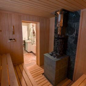 Эко-тех проект бани Сказка оцилиндрованное бревно