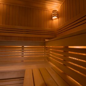 Эко-тех проект бани Сказка оцилиндрованное бревно