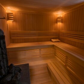 Эко-тех проект бани Сказка оцилиндрованное бревно