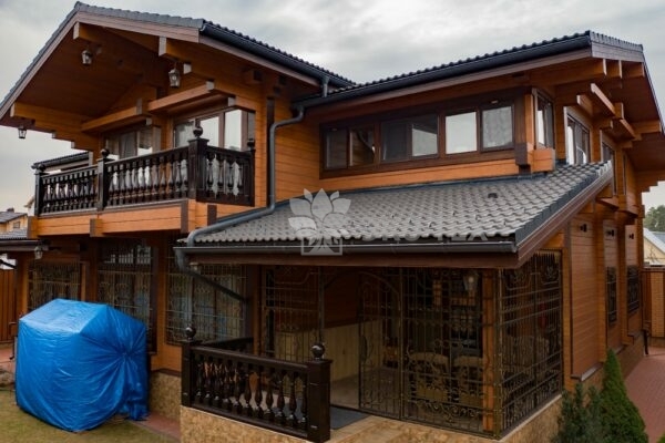 Дом по проекту Рим с гаражом из клееного бруса